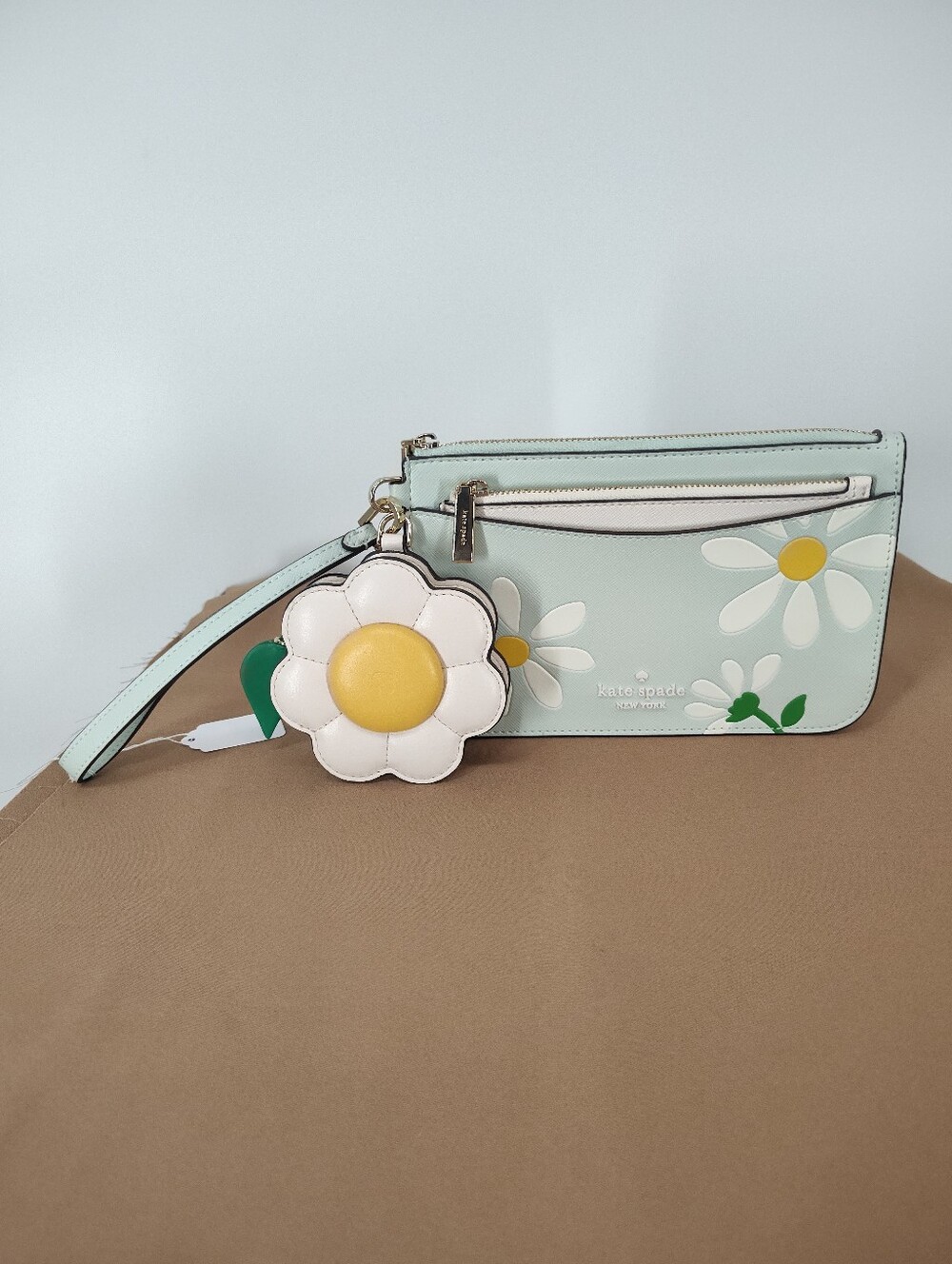 kate spade Mint Daisy Day Tripper Wristlet 3 Piece Set